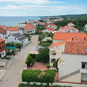 Apartman Veronika, Zára